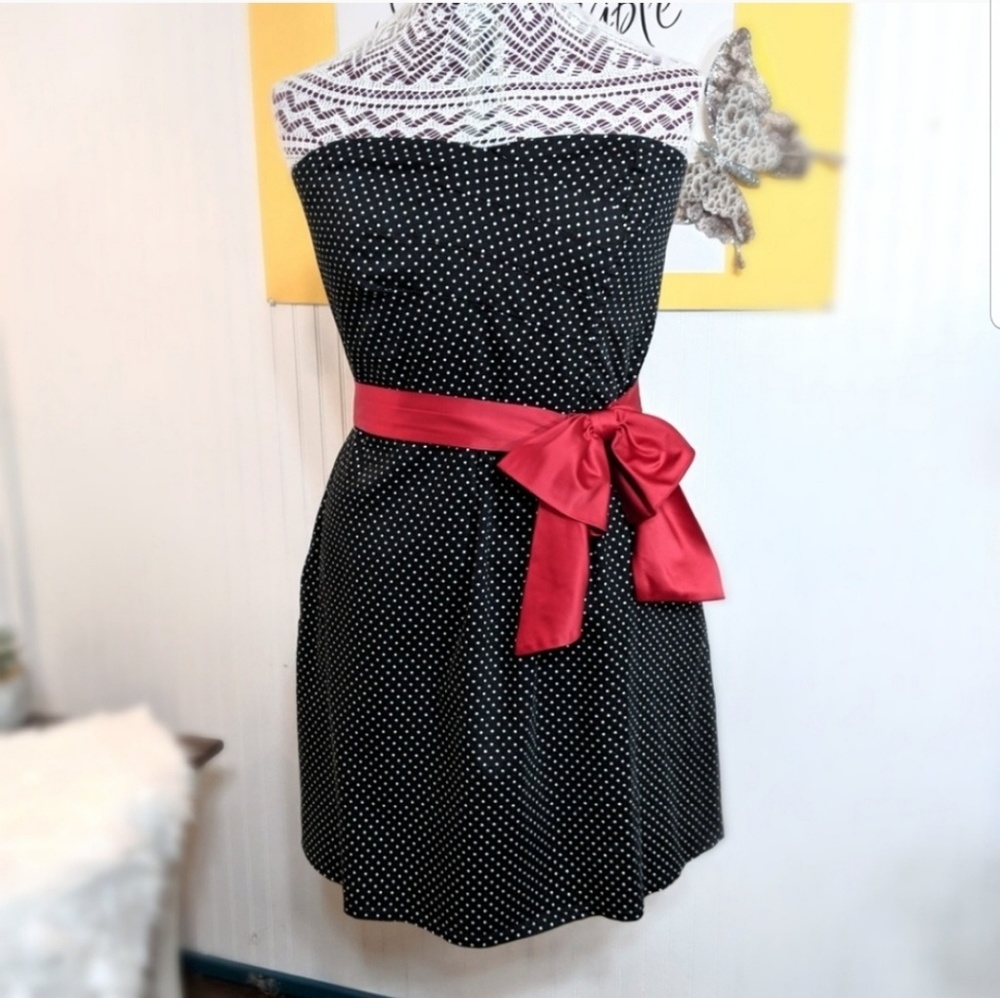 Black strapless dress